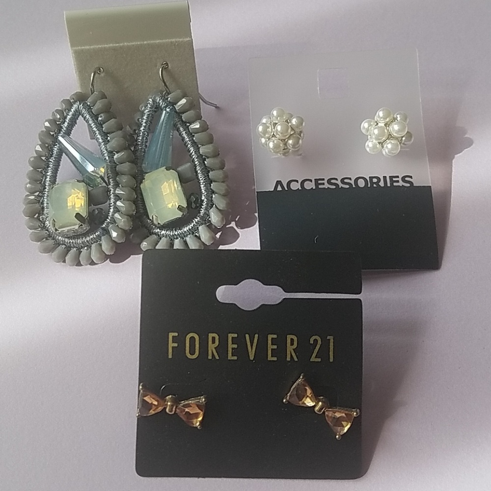 3 pairs of earrings